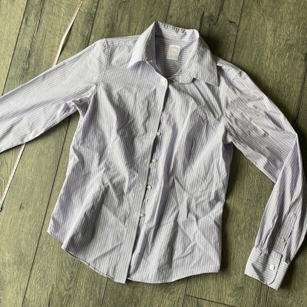 Brooks Brothers top size 8 purple white pin striped blouse